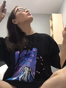 Snapshot of Milka23 chatting on 02-13-25, 08:24 Milka23 online show from 02-13-25, 08:24