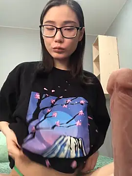 Snapshot of Milka23 chatting on 02-14-25, 11:42 Milka23 online show from 02-14-25, 11:42