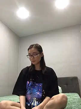 Snapshot of Milka23 chatting on 02-14-25, 02:54 Milka23 online show from 02-14-25, 02:54