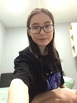 Snapshot of Milka23 chatting on 02-14-25, 06:08 Milka23 online show from 02-14-25, 06:08