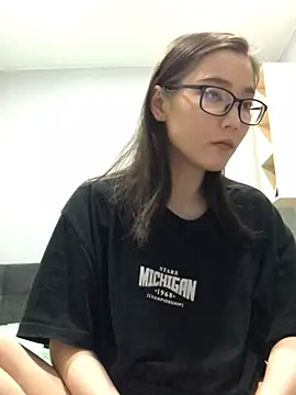 Snapshot of Milka23 chatting on 02-16-25, 06:10 Milka23 online show from 02-16-25, 06:10