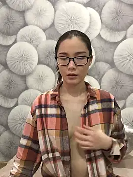 Snapshot of Milka23 chatting on 02-23-25, 12:16 Milka23 online show from 02-23-25, 12:16