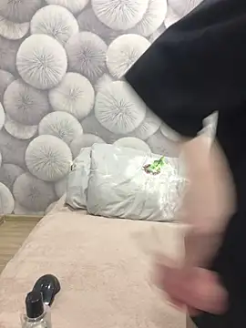 Snapshot of Milka23 chatting on 03-02-25, 10:45 Milka23 online show from 03-02-25, 10:45