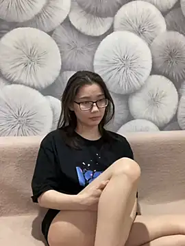 Snapshot of Milka23 chatting on 03-09-25, 04:27 Milka23 online show from 03-09-25, 04:27