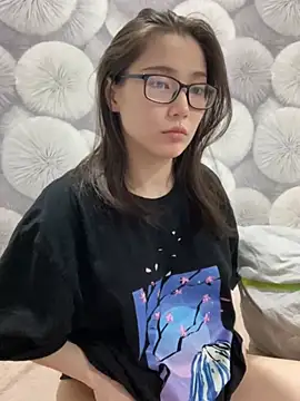 Snapshot of Milka23 chatting on 03-16-25, 05:50 Milka23 online show from 03-16-25, 05:50