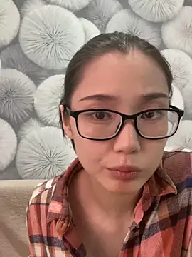 Snapshot of Milka23 chatting on 03-21-25, 12:50 Milka23 online show from 03-21-25, 12:50