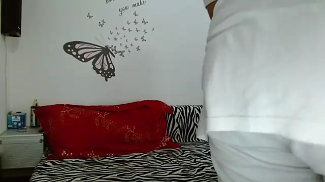 LadyHellene online show from 11-20-25, 07:30