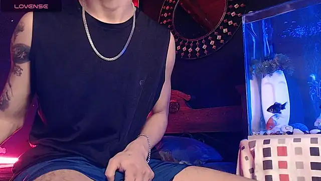 Snapshot of Godly_huan chatting on 12-18-25, 05:35 Godly huan online show from 12-18-25, 05:35