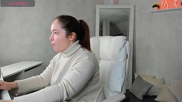 Snapshot of Aliisson_Edwards chatting on 02-02-25, 12:30 Aliisson Edwards online show from 02-02-25, 12:30