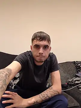 Snapshot of 8inchstallion chatting on 12-14-25, 11:42 8inchstallion online show from 12-14-25, 11:42