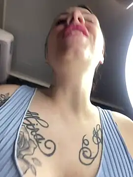 Lola Hale online show from 04-22-26, 07:26