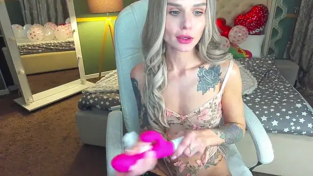 KiraGrayy online show from 02-11-25, 04:46