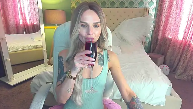 KiraGrayy online show from 03-08-25, 01:47