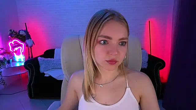 Snapshot of EmilySunshineS chatting on 12-12-24, 09:15 EmilySunshineS online show from 12-12-24, 09:15