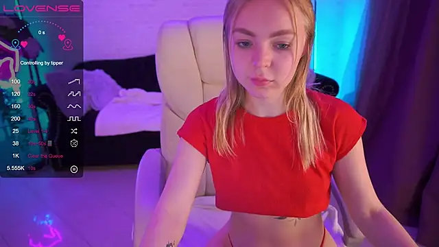 Snapshot of EmilySunshineS chatting on 12-27-24, 04:04 EmilySunshineS online show from 12-27-24, 04:04