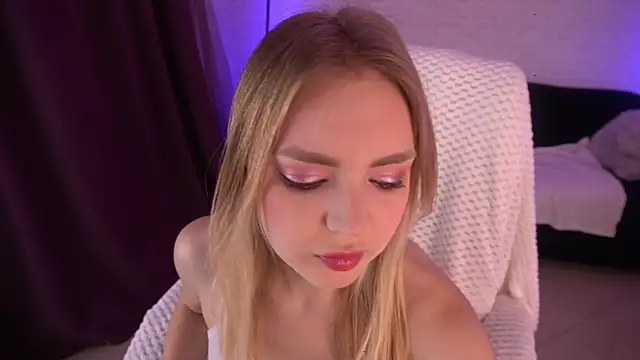 Snapshot of EmilySunshineS chatting on 01-12-25, 09:40 EmilySunshineS online show from 01-12-25, 09:40