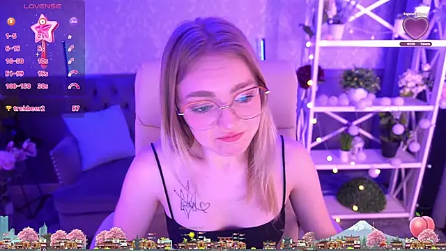 Snapshot of EmilySunshineS chatting on 02-09-25, 01:44 EmilySunshineS online show from 02-09-25, 01:44