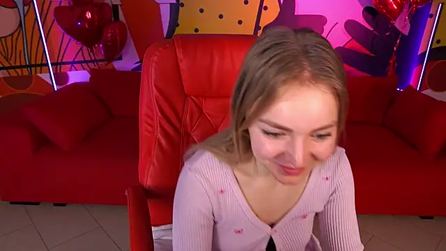 Snapshot of EmilySunshineS chatting on 02-16-25, 01:03 EmilySunshineS online show from 02-16-25, 01:03