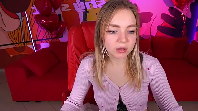 Snapshot of EmilySunshineS chatting on 02-16-25, 04:31 EmilySunshineS online show from 02-16-25, 04:31