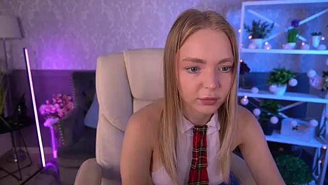 Snapshot of EmilySunshineS chatting on 09-10-25, 06:57 EmilySunshineS online show from 09-10-25, 06:57