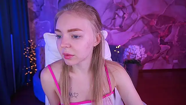 Snapshot of EmilySunshineS chatting on 09-14-25, 01:10 EmilySunshineS online show from 09-14-25, 01:10