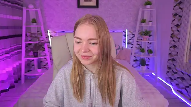 EmilySunshineS online show from 04-18-26, 05:44