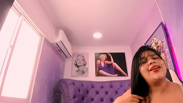 Snapshot of emma__milk_ chatting on 03-18-25, 05:53 emma  milk  online show from 03-18-25, 05:53