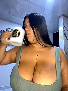 Snapshot of emma__milk_ chatting on 10-24-25, 11:39 emma  milk  online show from 10-24-25, 11:39