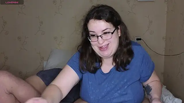 Snapshot of AlexAndVlada chatting on 01-18-25, 09:55 AlexAndVlada online show from 01-18-25, 09:55