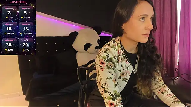 Coral Gibson online show from 11-28-25, 01:36