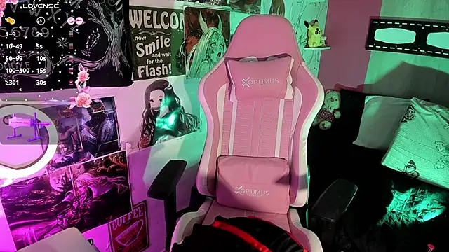 Snapshot of AuroraChann chatting on 10-30-25, 02:02 AuroraChann online show from 10-30-25, 02:02