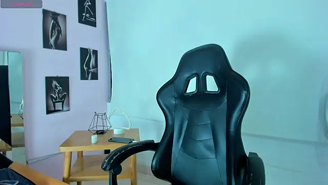 miavalentinaaa online show from 12-10-24, 04:02