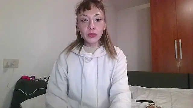 Snapshot of KarolinaReaper chatting on 12-30-24, 03:02 KarolinaReaper online show from 12-30-24, 03:02