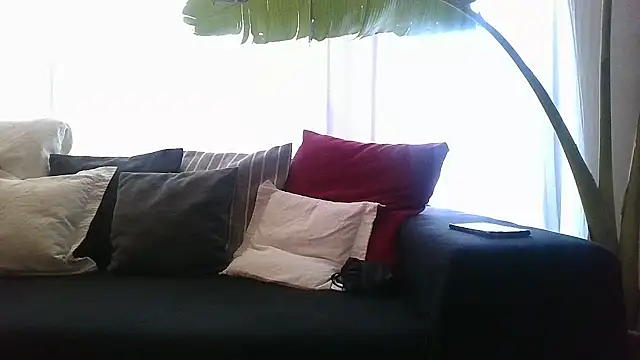 Snapshot of KarolinaReaper chatting on 02-14-25, 04:09 KarolinaReaper online show from 02-14-25, 04:09