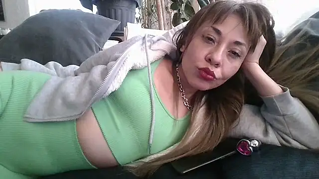 Snapshot of KarolinaReaper chatting on 02-17-25, 02:15 KarolinaReaper online show from 02-17-25, 02:15