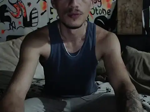 Snapshot of roystonee01 chatting on 09-28-25, 09:58 roystonee01 online show from 09-28-25, 09:58