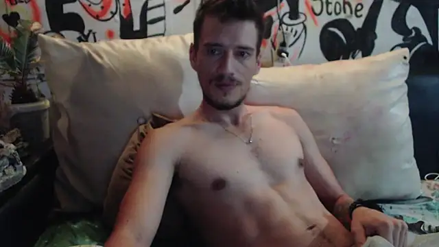 Snapshot of roystonee01 chatting on 10-16-25, 10:27 roystonee01 online show from 10-16-25, 10:27