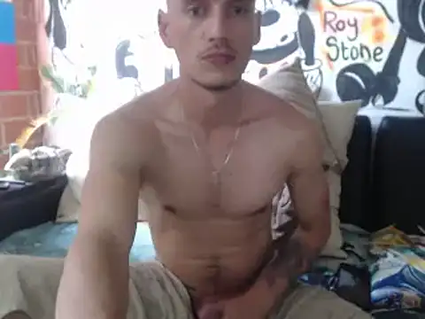 Snapshot of roystonee01 chatting on 10-28-25, 10:23 roystonee01 online show from 10-28-25, 10:23