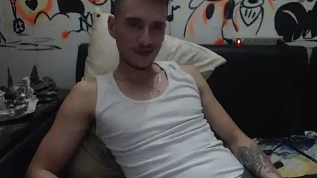 roystonee01 online show from 02-24-26, 11:36