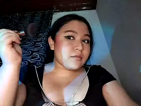 Snapshot of sharyl_24 chatting on 10-05-25, 04:11 sharyl 24 online show from 10-05-25, 04:11