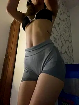 Carolinen online show from 10-21-25, 03:13