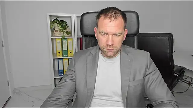 John-E-Dough online show from 12-26-24, 05:04