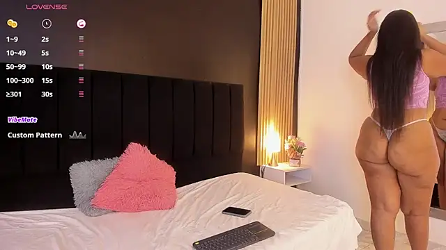 Snapshot of sweetsofia18 chatting on 10-11-25, 11:14 sweetsofia18 online show from 10-11-25, 11:14