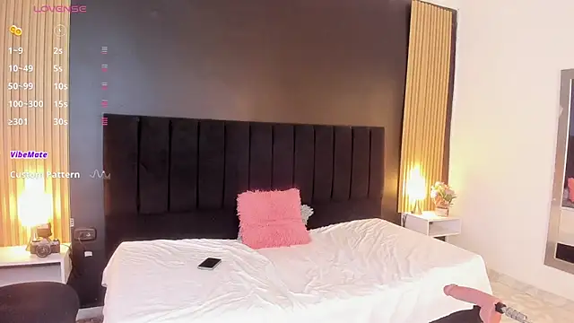 Snapshot of sweetsofia18 chatting on 10-15-25, 10:59 sweetsofia18 online show from 10-15-25, 10:59