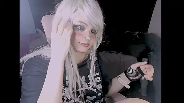 Snapshot of madokapruriens chatting on 09-17-25, 05:09 madokapruriens online show from 09-17-25, 05:09