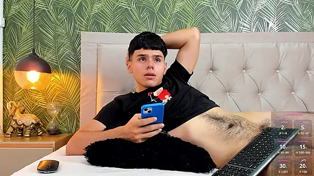 Snapshot of Nathaniel_Park chatting on 01-09-25, 08:24 Nathaniel Park online show from 01-09-25, 08:24