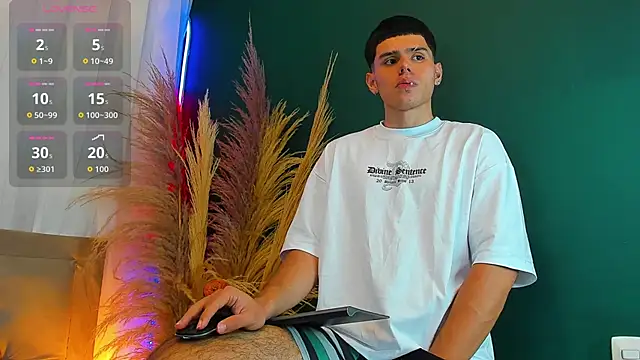 Snapshot of Nathaniel_Park chatting on 09-20-25, 03:18 Nathaniel Park online show from 09-20-25, 03:18