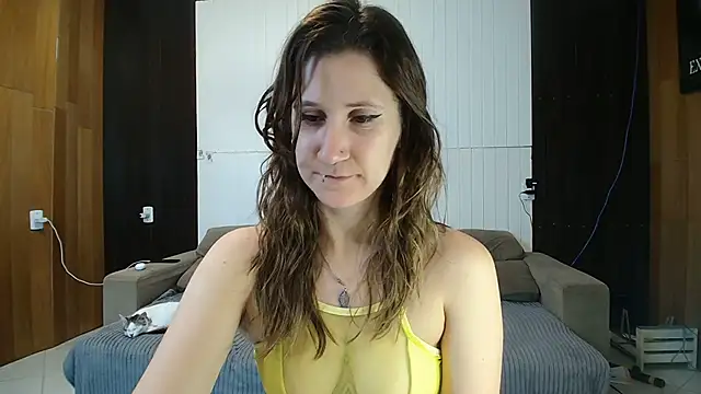 Snapshot of Khalee_si chatting on 10-19-25, 10:10 Khalee si online show from 10-19-25, 10:10