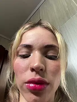 Snapshot of ambarsorachi chatting on 03-20-25, 08:40 ambarsorachi online show from 03-20-25, 08:40