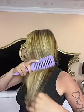 Snapshot of ambarsorachi chatting on 12-01-25, 08:03 ambarsorachi online show from 12-01-25, 08:03